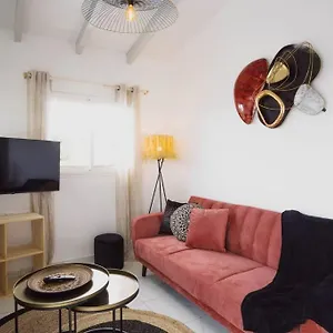 https://magnifique-villa-piscine-vue-mer-8-km-plages.comcaribbean.com
